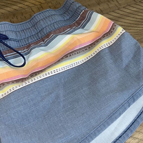 Rip Curl 🏄🏻‍♀️ Rainbow 🌈 Shorts. Tie front. Security Back Pocket Vintage Look - Picture 6 of 17